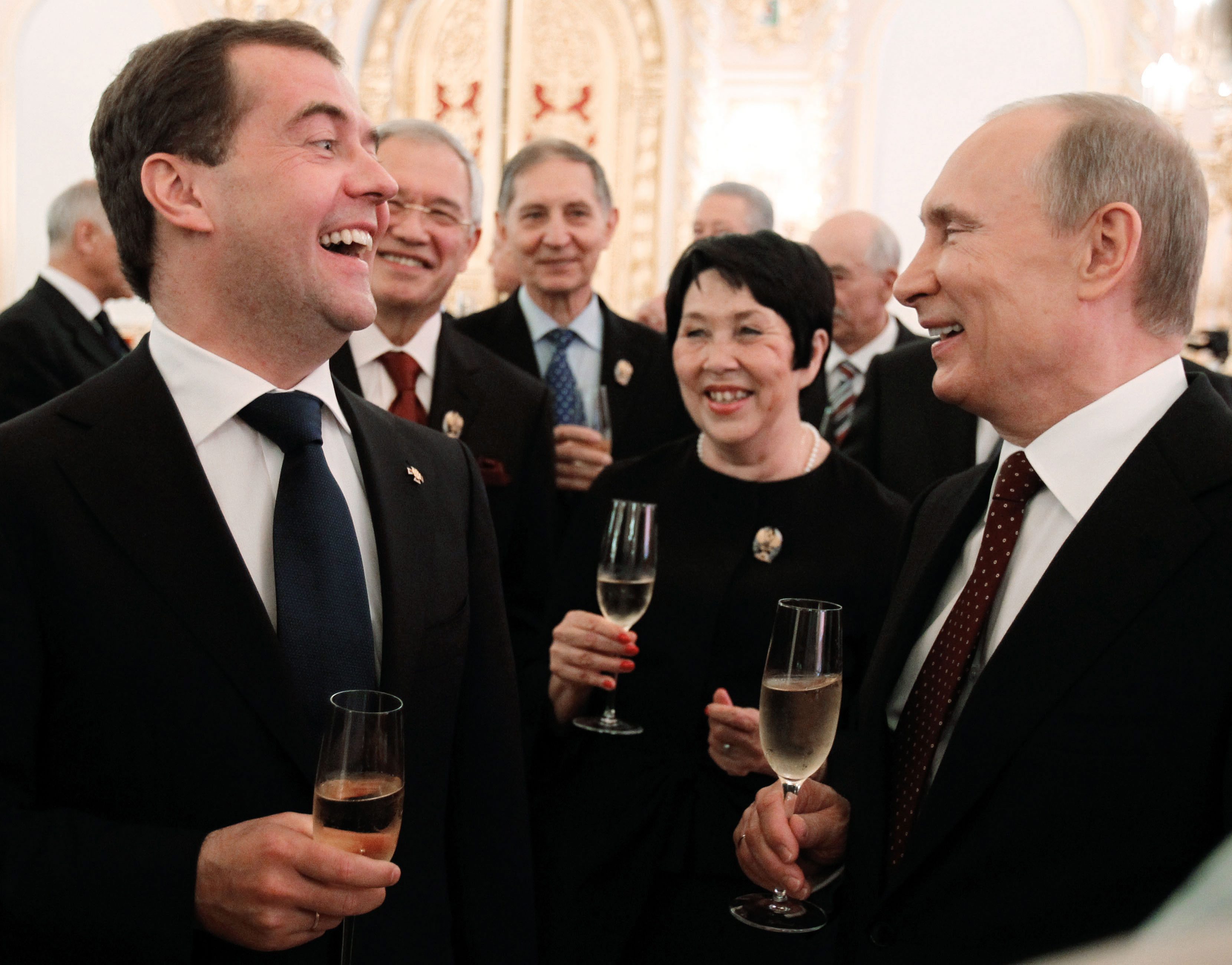 Прикольное поздравление путина и медведева Прикольное поздравление путина и медведева