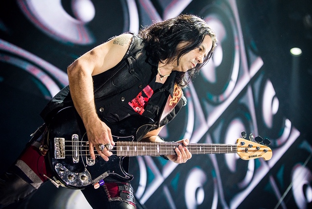 pawe-m-ciwoda-basista-scorpions-nie-zagl-damy-w-metryk-tylko