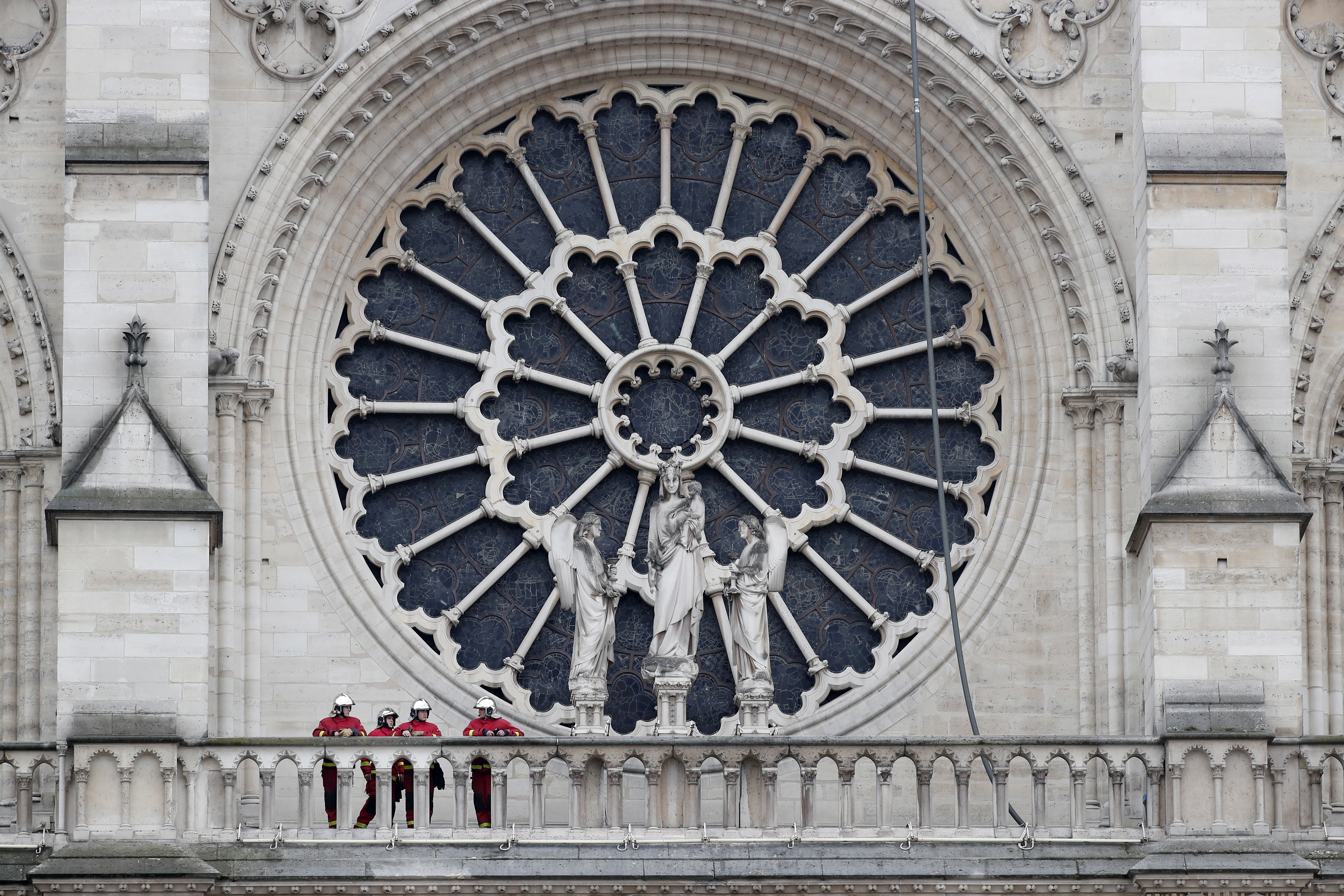 Katedra Notre Dame W P omieniach Jakie Zabytki I Relikwie Ocala y 