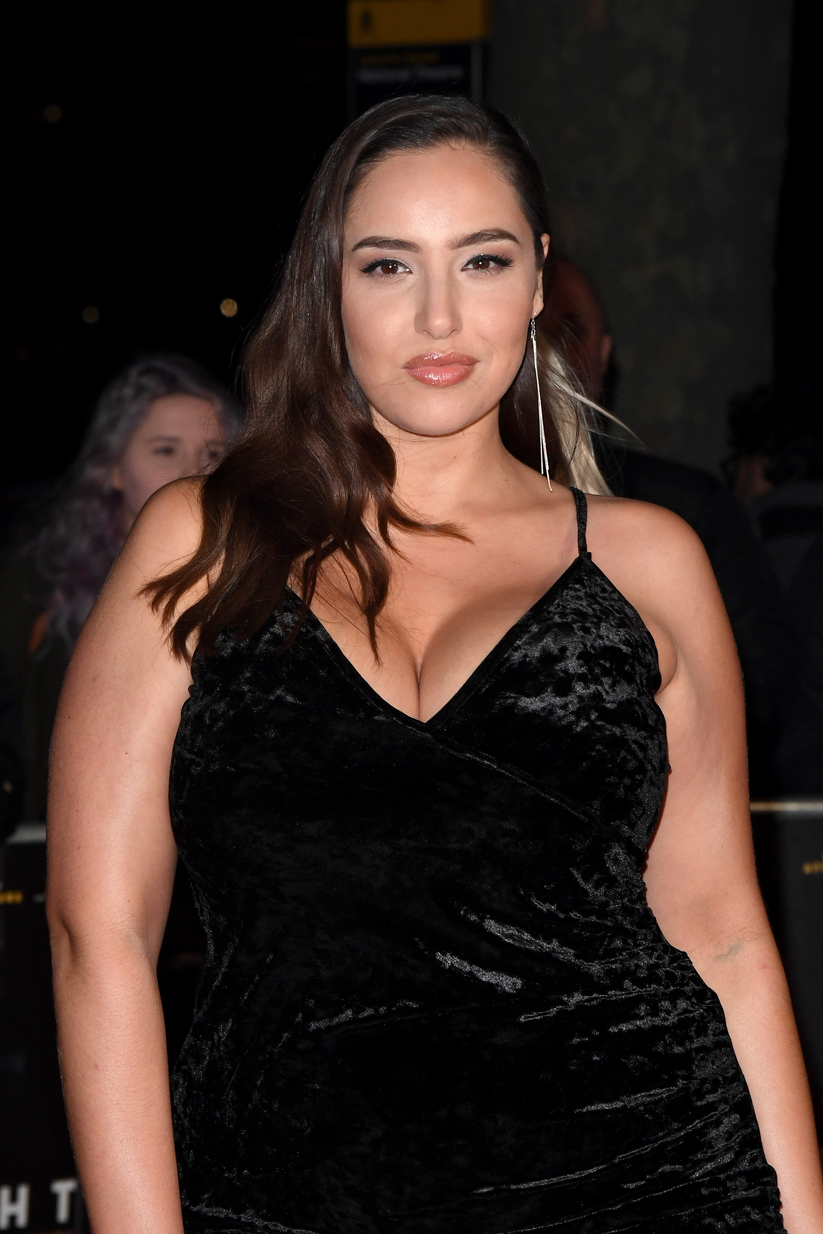 Jada Sezer Exposes Our Obsession With Flaws! - iemwp33